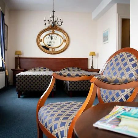 Villa-hotel De Kroon Otel