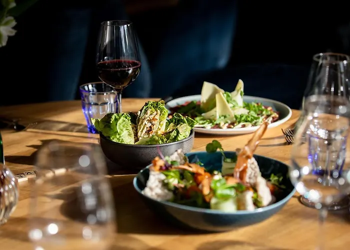 Отель Villa-hotel De Kroon 3*